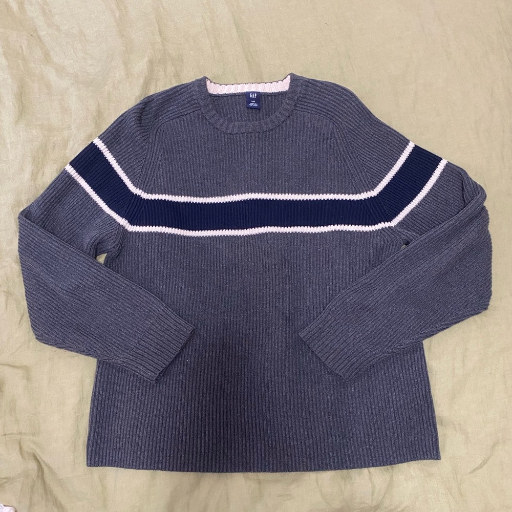 GAP sweater